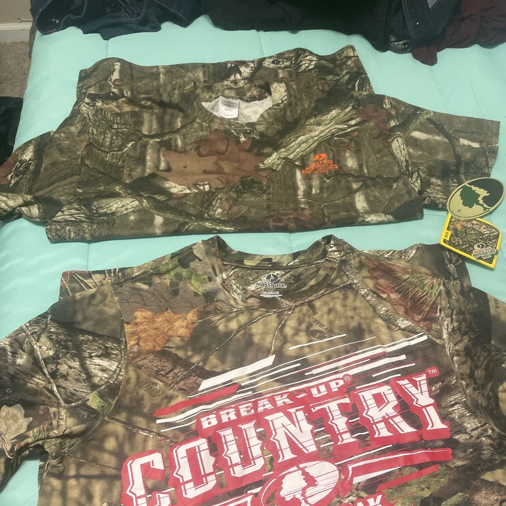 2 Mossy Oak Camo TShirts